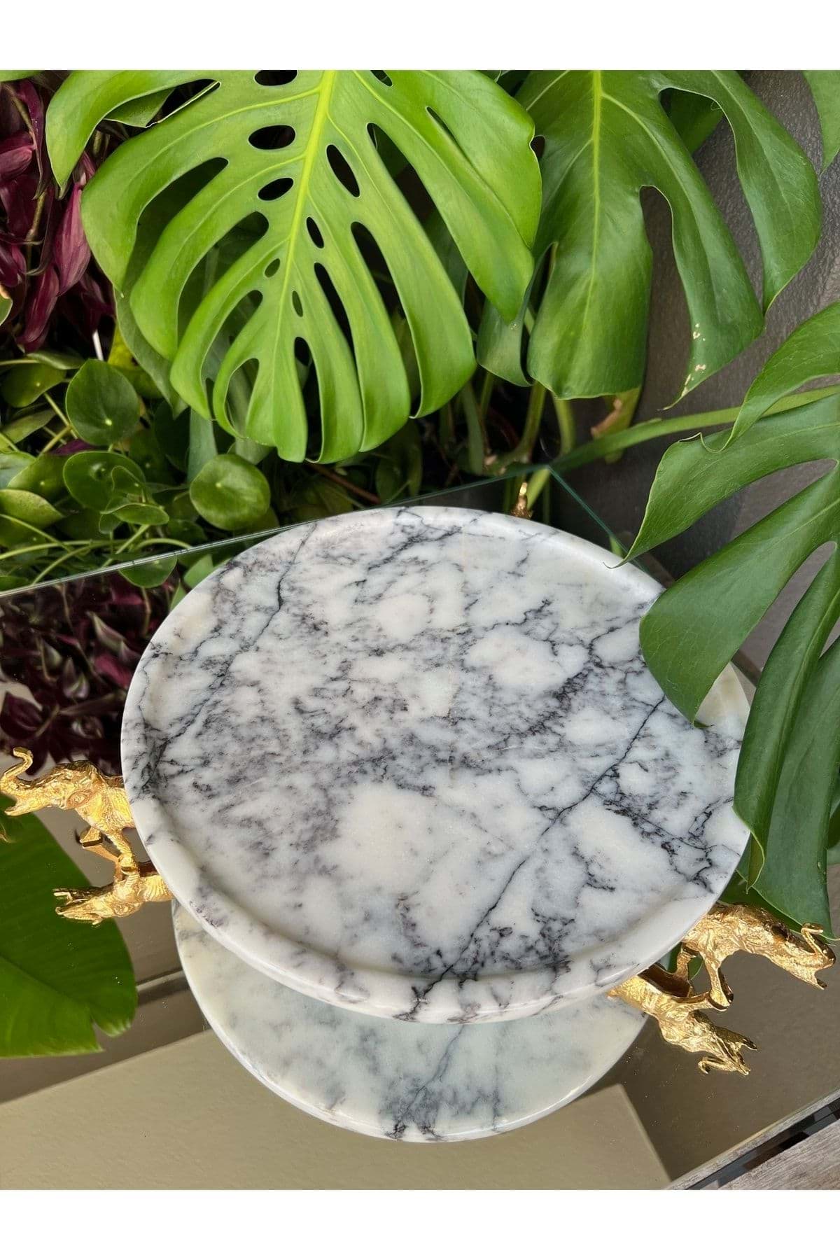 Dekoratıf Gold Fıl Detaylı Leylak Mermer Sunum Servıs Tabagı resmi