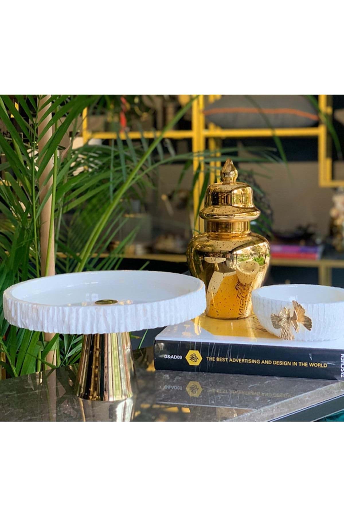 Dekoratıf Beyaz Patlatma Ayaklı Mermer Tabak resmi