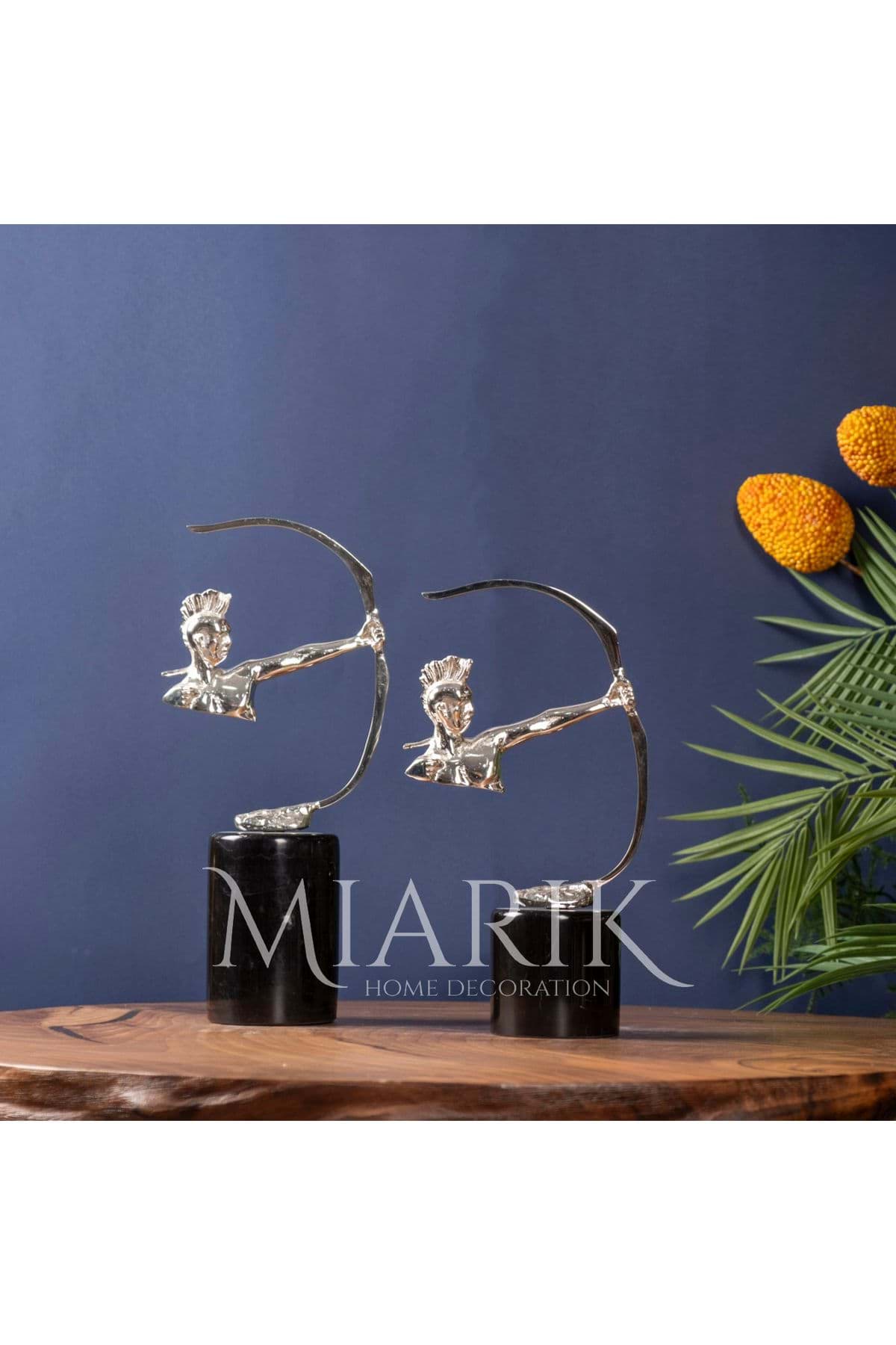 Dekoratif 2li Ok Atan Adamlar resmi