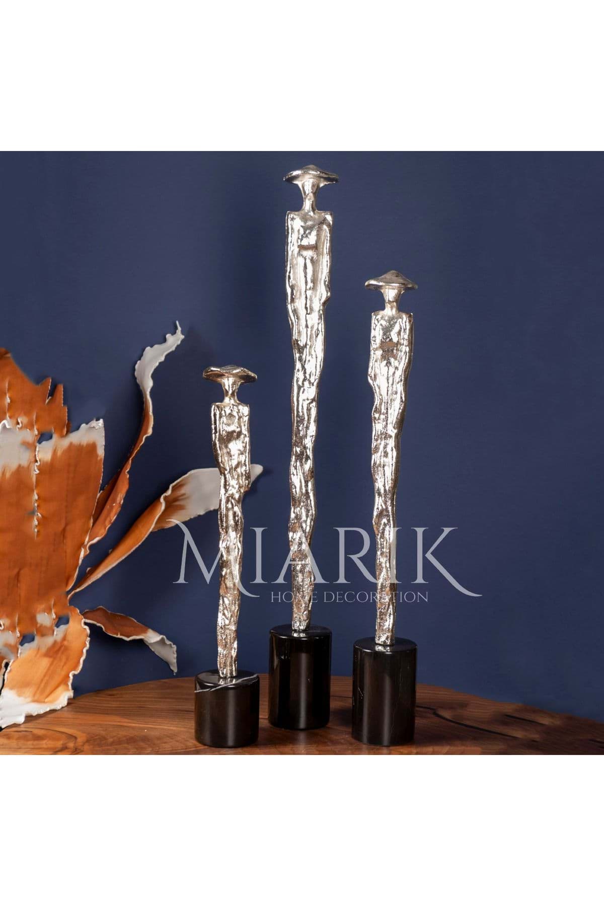 Dekoratif 3lu Sapkali Adamlar resmi