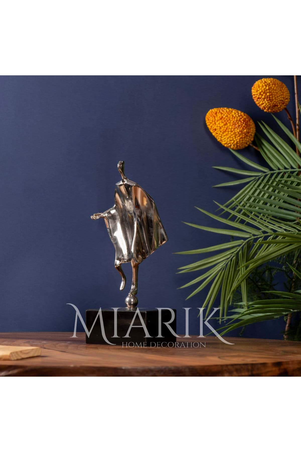 Dekoratif Kaşif Adam Dekor resmi