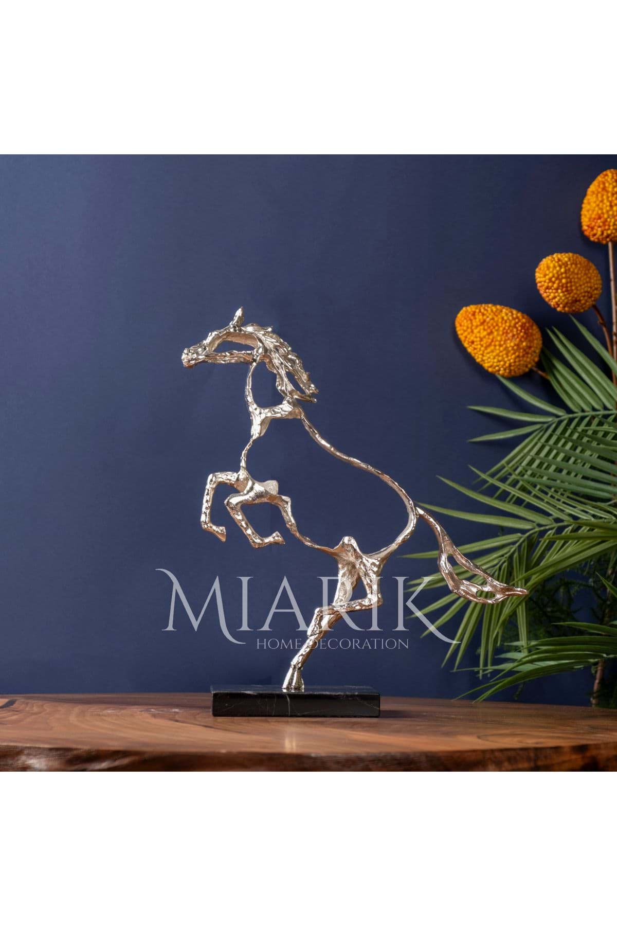 Dekoratif At Obje resmi