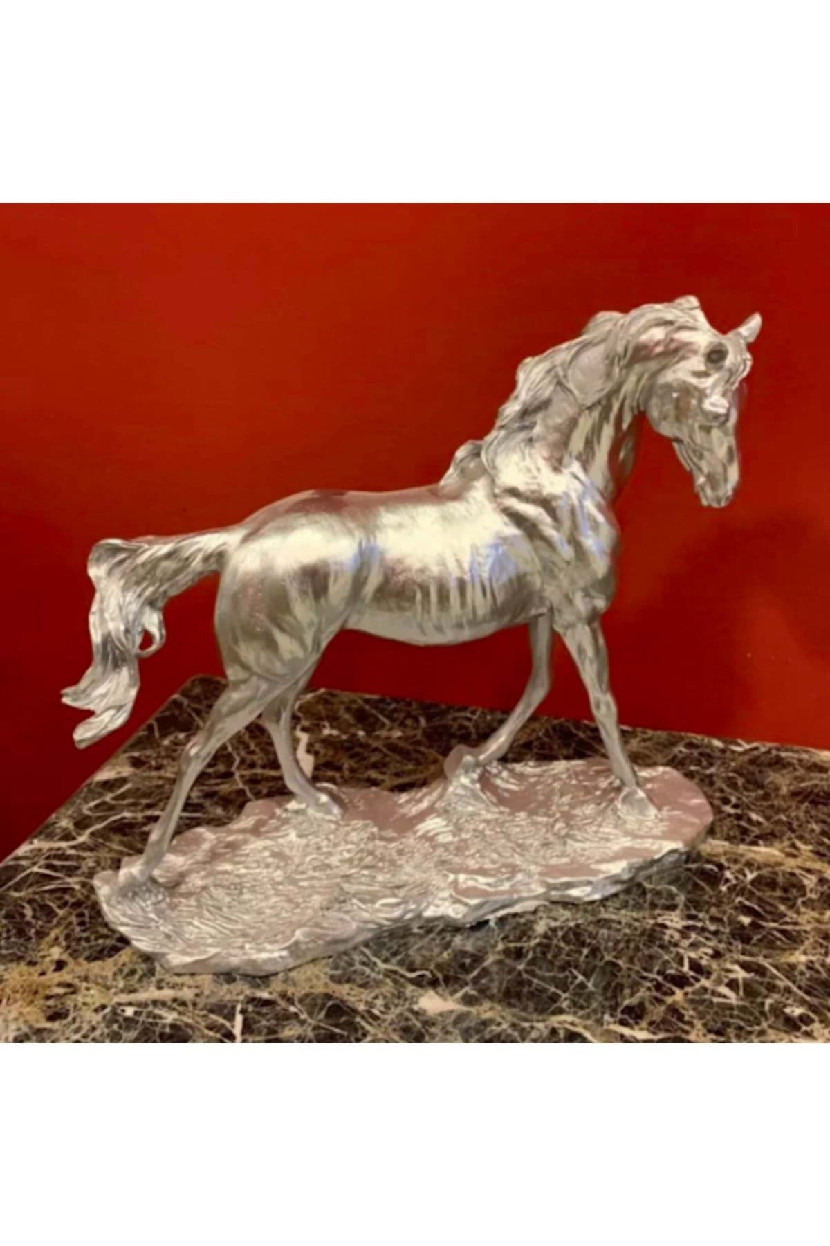 Dekoratif Yürüyen At Figür Biblo resmi