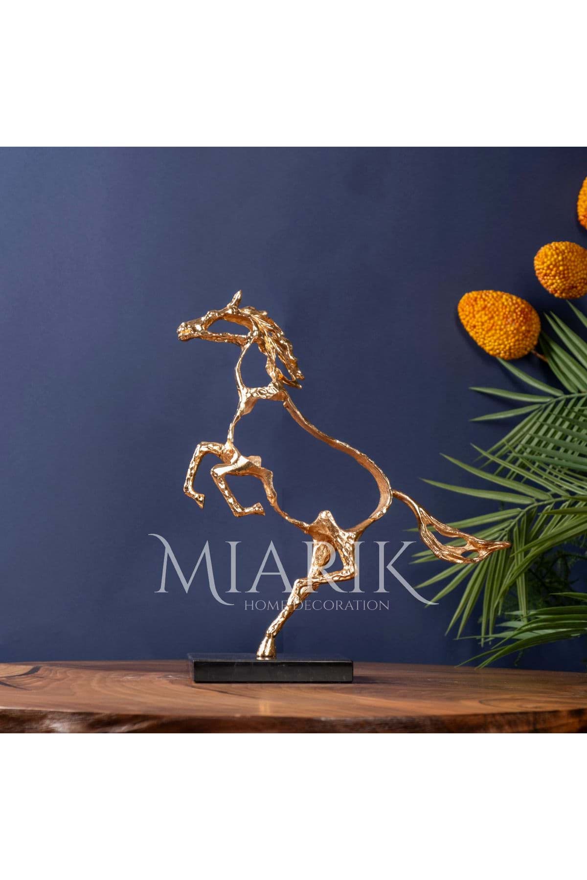 Dekoratif At Obje resmi