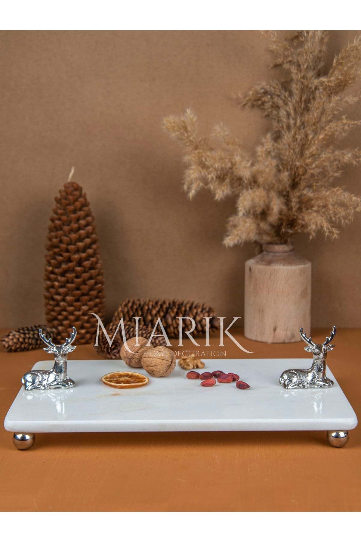 Dekoratif Mermer Dikdörtgen Oturan Geyık Detaylı Sunum Tepsısı Servis Tabağı resmi