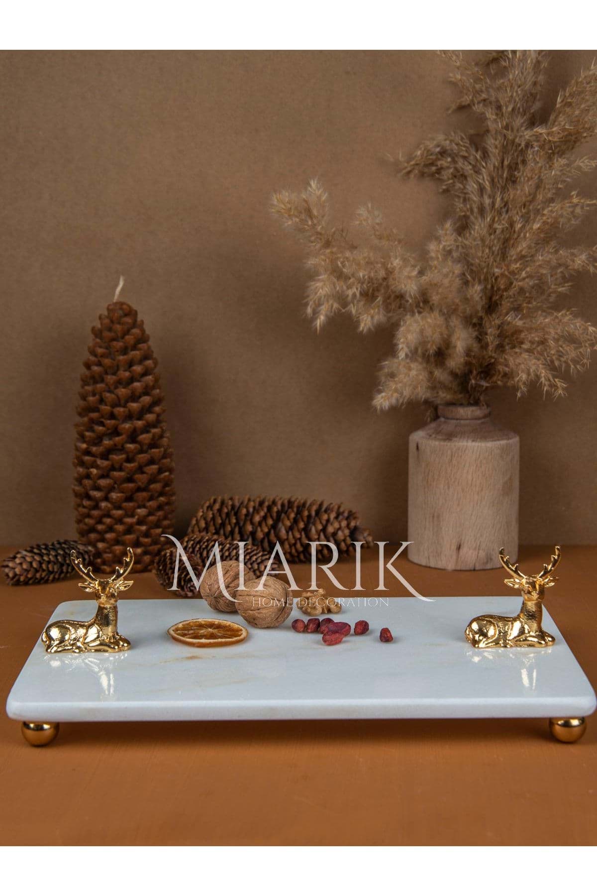 Dekoratif Mermer Dikdörtgen Gold Oturan Geyik Detaylı Sunum Tepsısı Servis Tabağı resmi