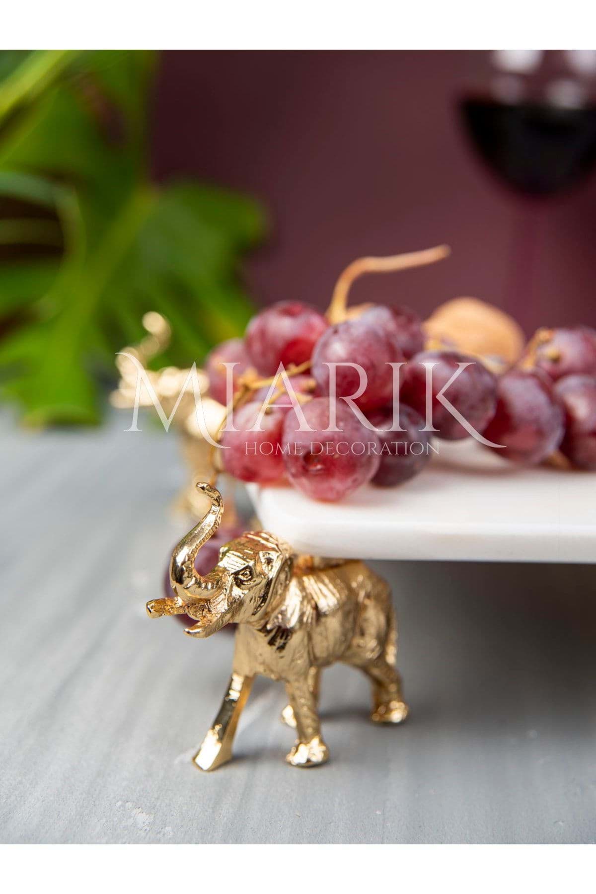 Dekoratıf Gold Fıl Detaylı Dıkdortgen Mermer Sunum Servıs Tabagı resmi