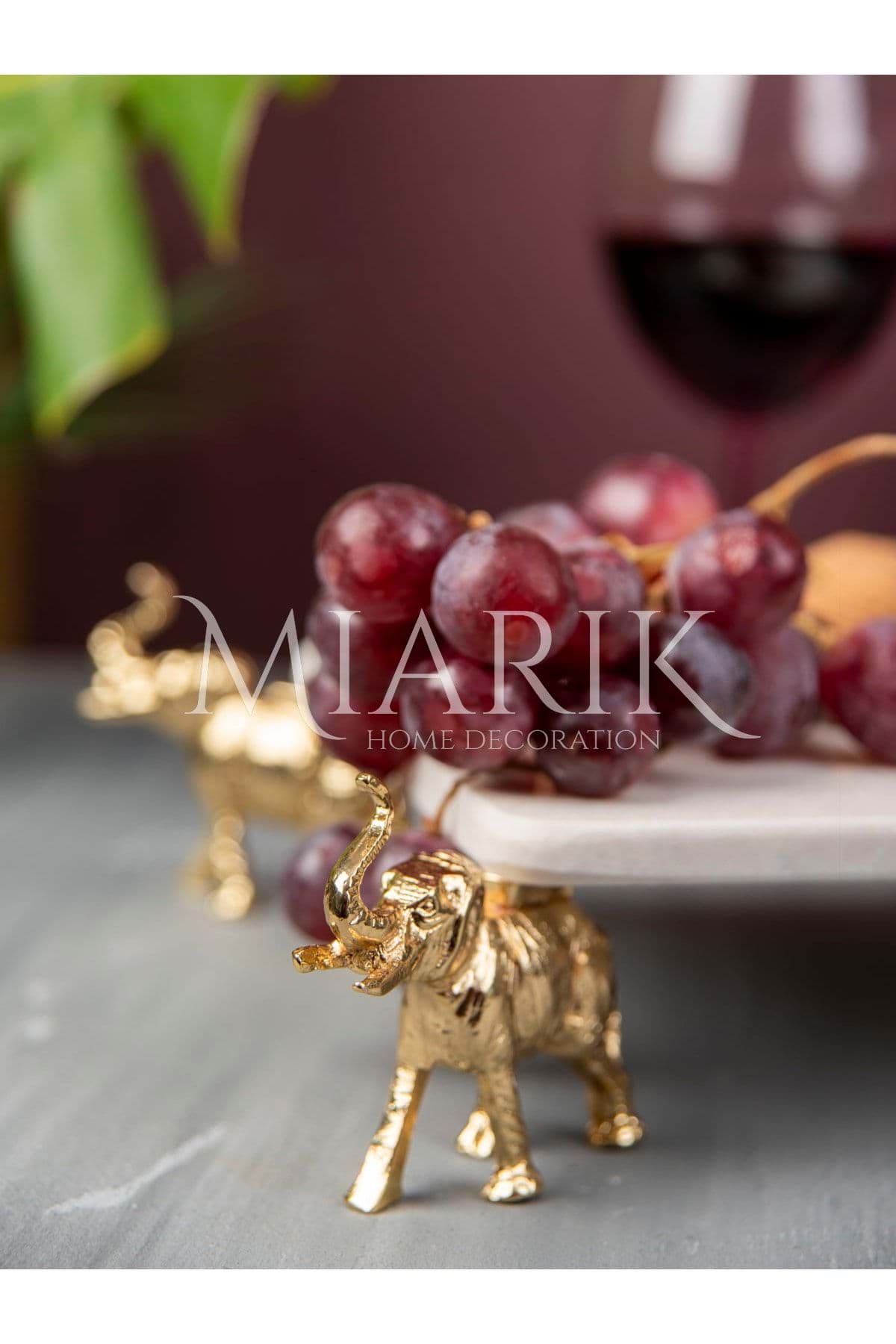 Dekoratıf Gold Fıl Detaylı Dıkdortgen Mermer Sunum Servıs Tabagı resmi