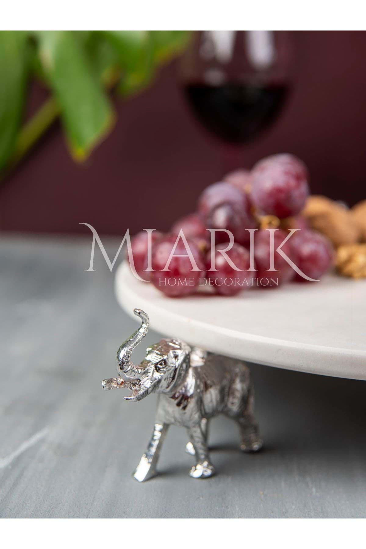 Dekoratıf Gümüş Fıl Detaylı Bej Mermer Sunum Servıs Tabagı resmi